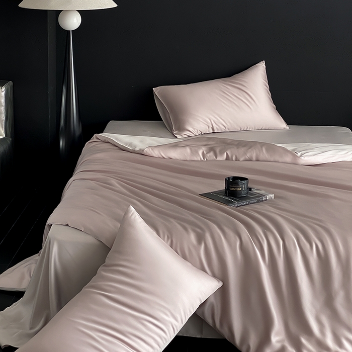 91家纺网 家纺一手货源 找家纺 禾时  2025新款奥地利进口兰精天丝莱赛尔四件套纯色双拼三件套 夜影凝香-霜华银