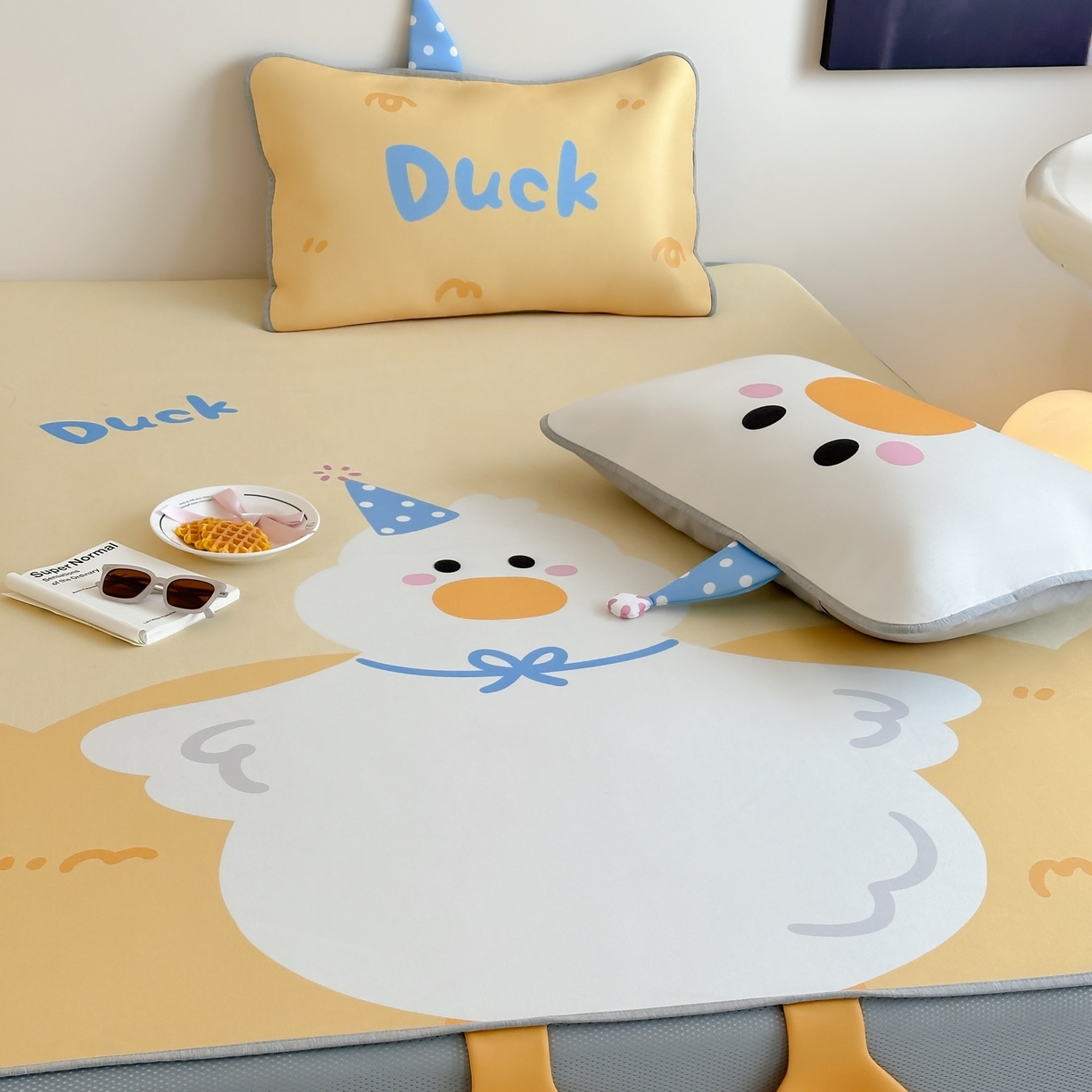 91家纺网 家纺一手货源 找家纺 觅糖家纺 2025春夏新款大版异形卡通凉席席子 萌萌鸭