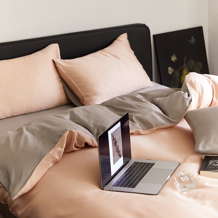 91家纺网 家纺一手货源 找家纺 禾时  2025新款奥地利进口兰精天丝莱赛尔四件套纯色双拼三件套 月光色-岩石灰