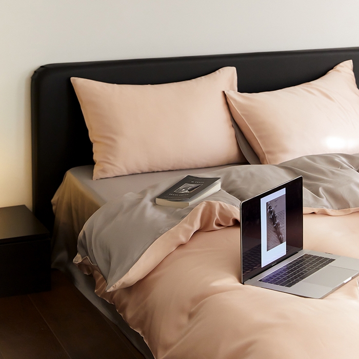 91家纺网 家纺一手货源 找家纺 禾时  2025新款奥地利进口兰精天丝莱赛尔四件套纯色双拼三件套 月光色-岩石灰