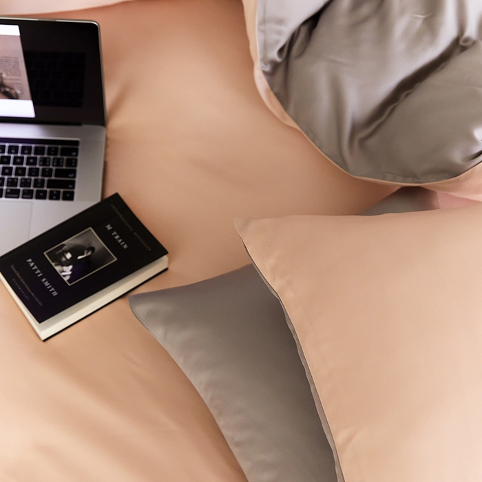 91家纺网 家纺一手货源 找家纺 禾时  2025新款奥地利进口兰精天丝莱赛尔四件套纯色双拼三件套 月光色-岩石灰