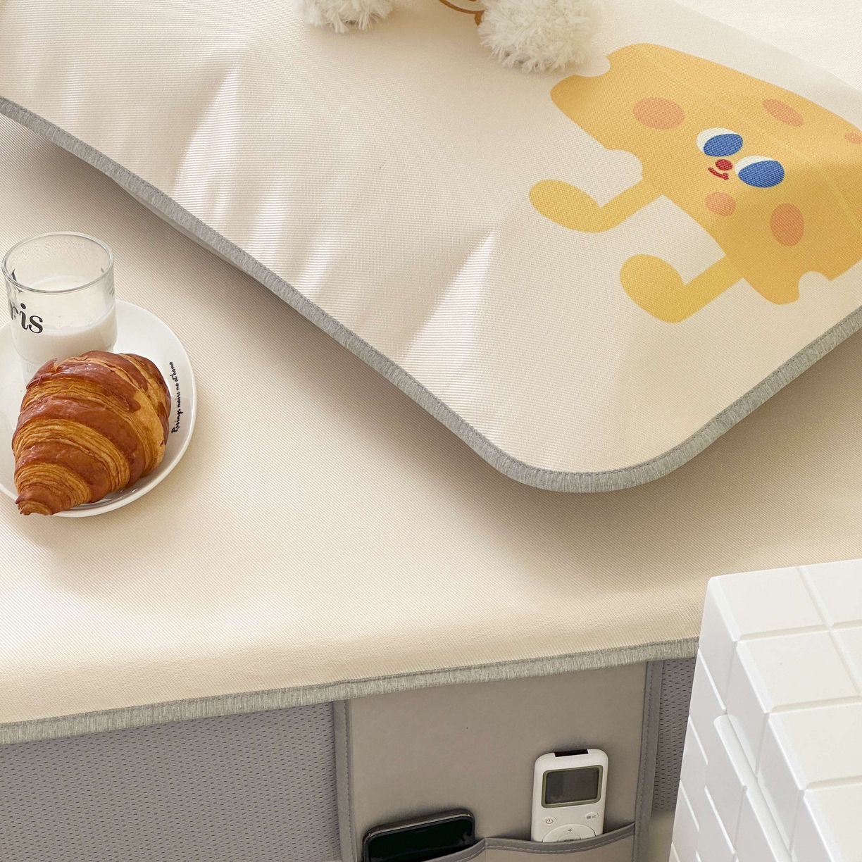 91家纺网 家纺一手货源 找家纺 觅糖家纺 2025春夏新款大版异形卡通凉席席子 奶酪芝士