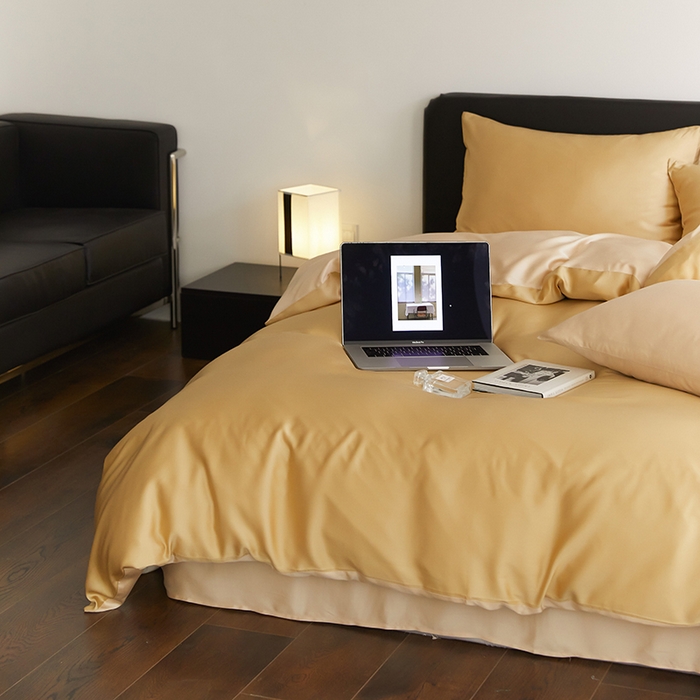 91家纺网 家纺一手货源 找家纺 禾时  2025新款奥地利进口兰精天丝莱赛尔四件套纯色双拼三件套 芝士黄-沙茶色