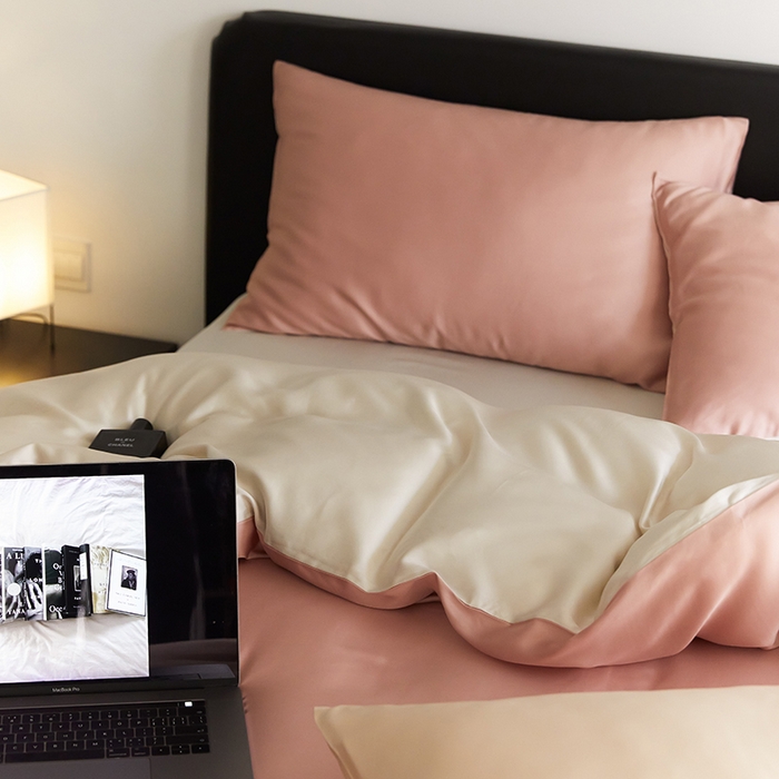 91家纺网 家纺一手货源 找家纺 禾时  2025新款奥地利进口兰精天丝莱赛尔四件套纯色双拼三件套 芝芝桃桃-极地白