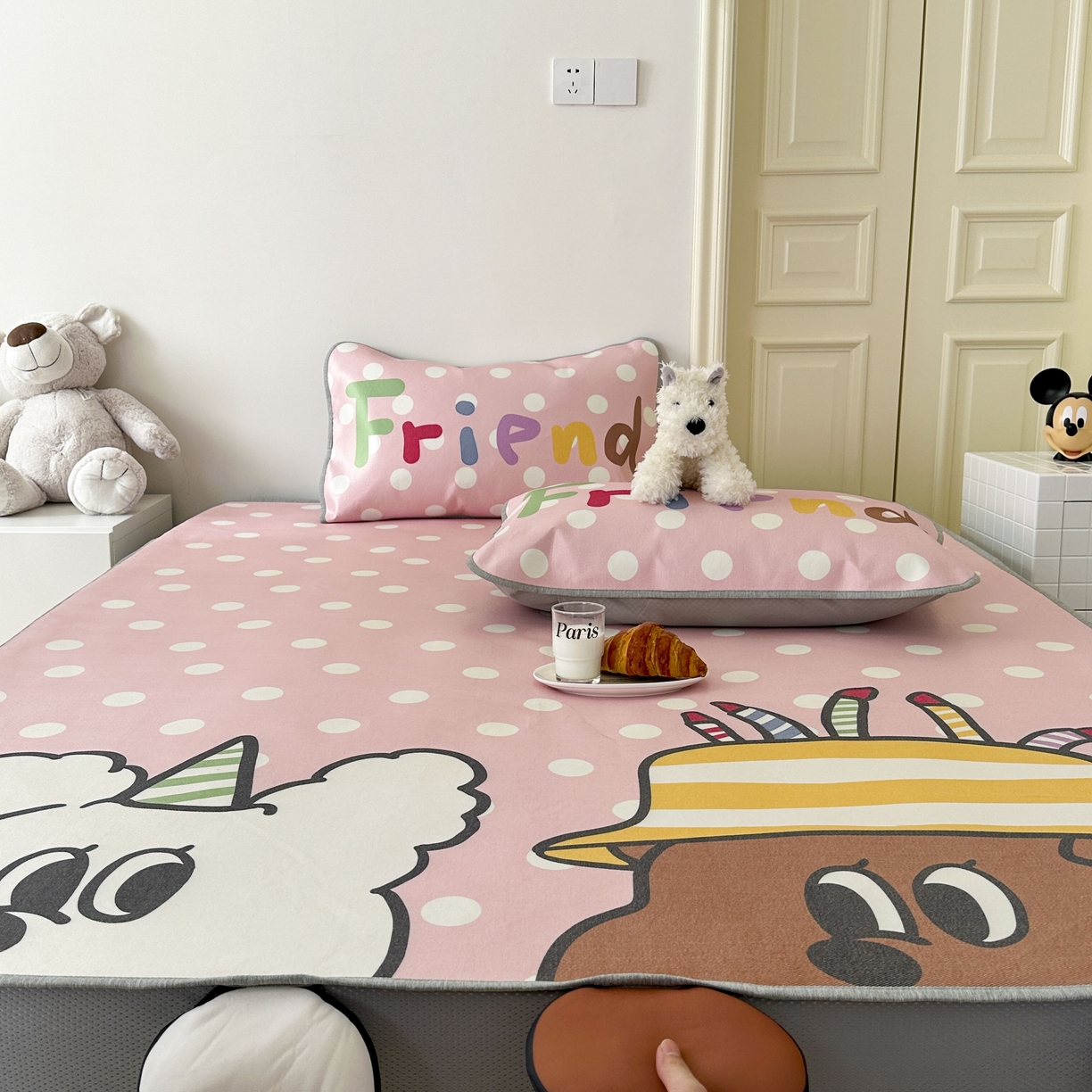 91家纺网 家纺一手货源 找家纺 觅糖家纺 2025春夏新款大版异形卡通凉席席子 生日快乐