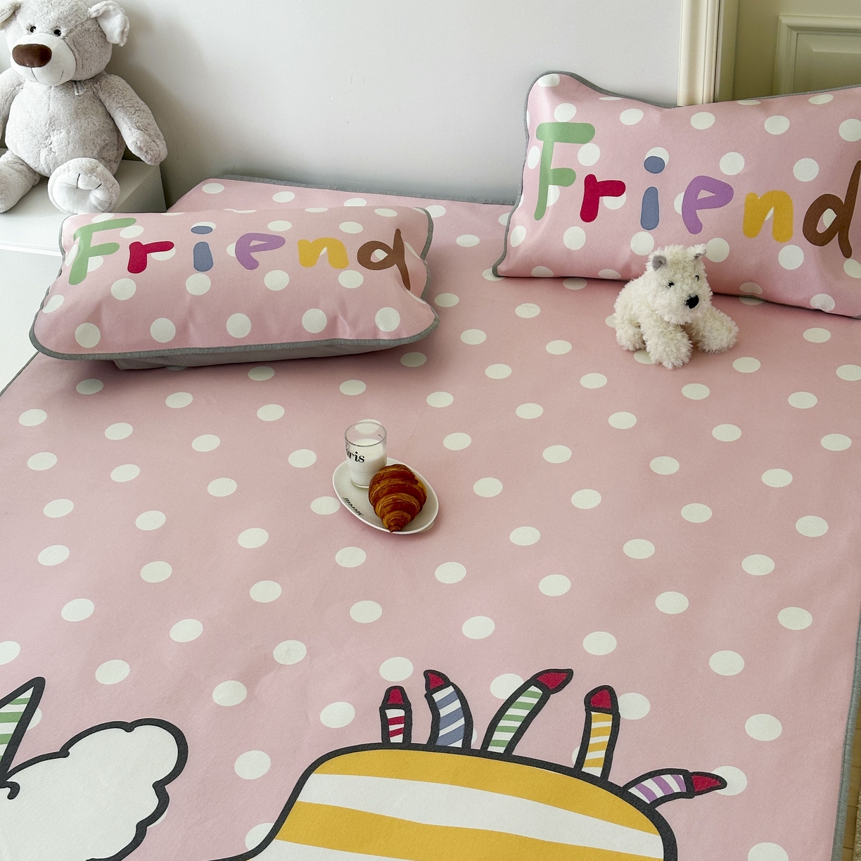 91家纺网 家纺一手货源 找家纺 觅糖家纺 2025春夏新款大版异形卡通凉席席子 生日快乐