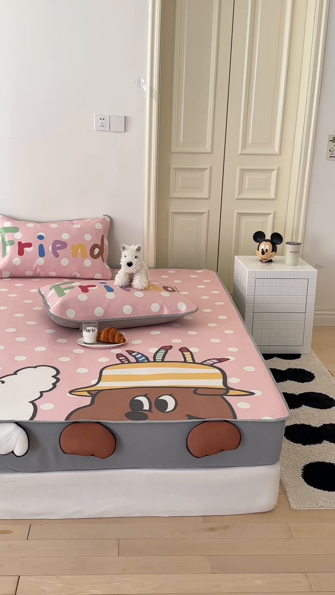 91家纺网 家纺一手货源 找家纺 觅糖家纺 2025春夏新款大版异形卡通凉席席子 生日快乐