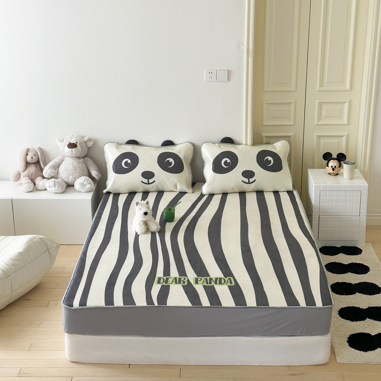 觅糖家纺 2025春夏新款大版异形卡通凉席席子 线条熊猫