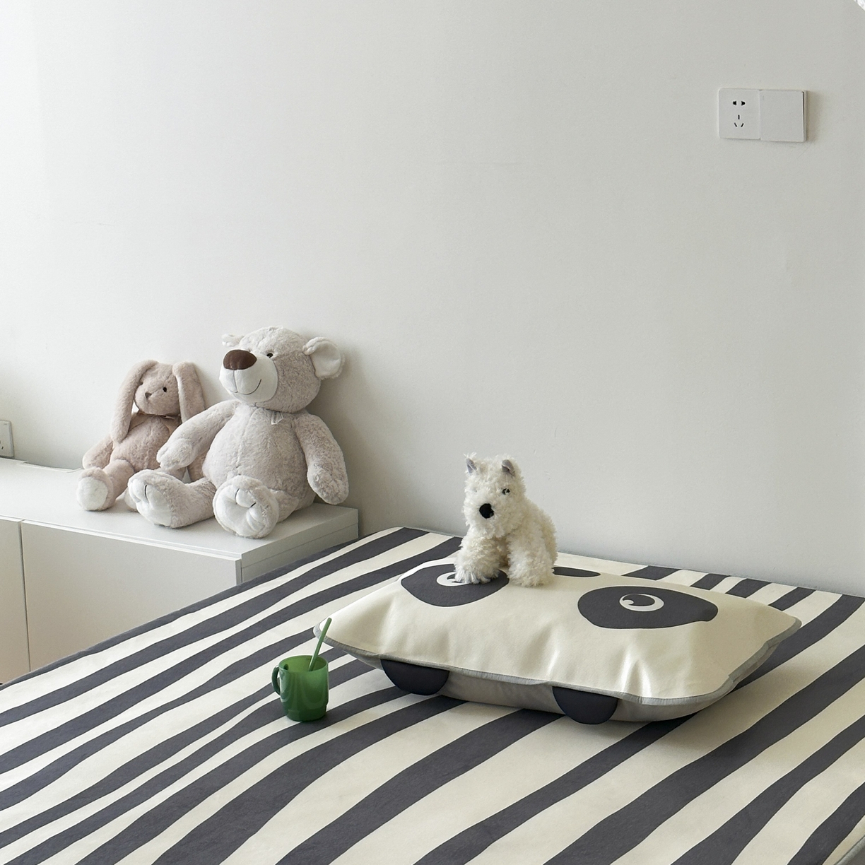 91家纺网 家纺一手货源 找家纺 觅糖家纺 2025春夏新款大版异形卡通凉席席子 线条熊猫