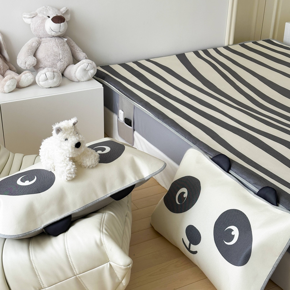 91家纺网 家纺一手货源 找家纺 觅糖家纺 2025春夏新款大版异形卡通凉席席子 线条熊猫