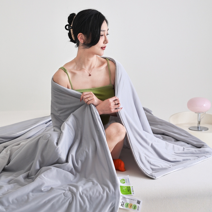 91家纺网 家纺一手货源 找家纺 金帛坊 2025新款凉感丝氨纶夏被夏凉被空调被 高级灰