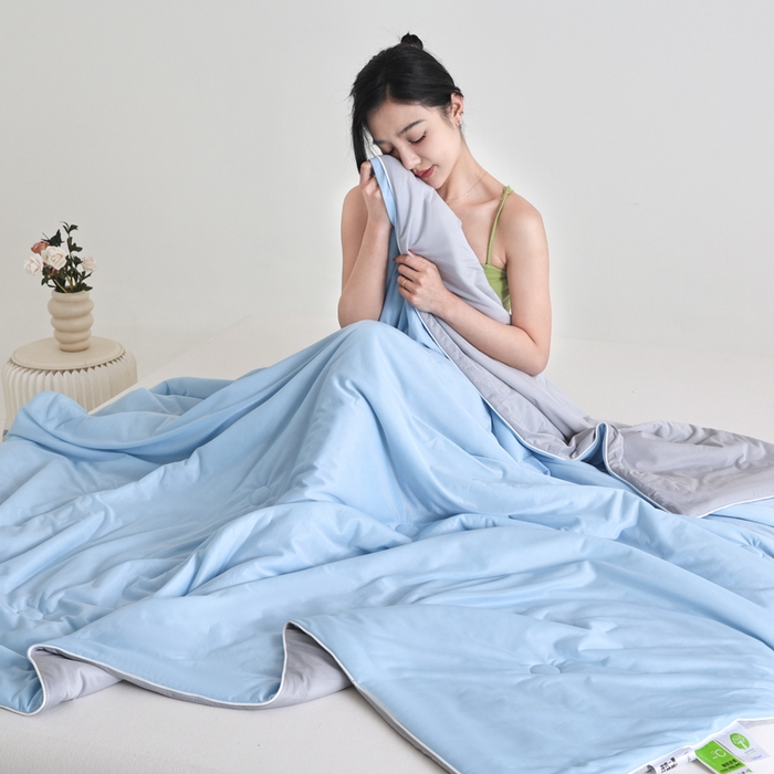 91家纺网 家纺一手货源 找家纺 金帛坊 2025新款凉感丝氨纶夏被夏凉被空调被 蓝拼灰
