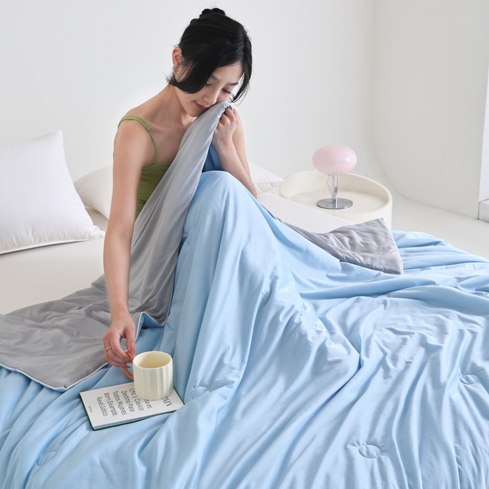 91家纺网 家纺一手货源 找家纺 金帛坊 2025新款凉感丝氨纶夏被夏凉被空调被 蓝拼灰