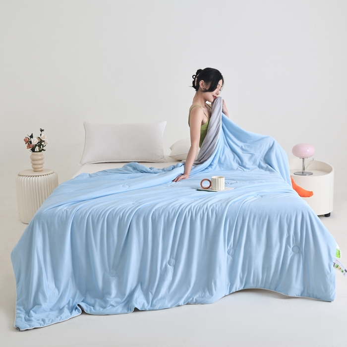 91家纺网 家纺一手货源 找家纺 金帛坊 2025新款凉感丝氨纶夏被夏凉被空调被 蓝拼灰