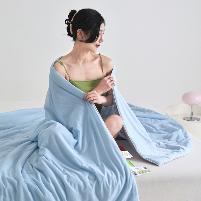 91家纺网 家纺一手货源 找家纺 金帛坊 2025新款凉感丝氨纶夏被夏凉被空调被 蓝拼灰