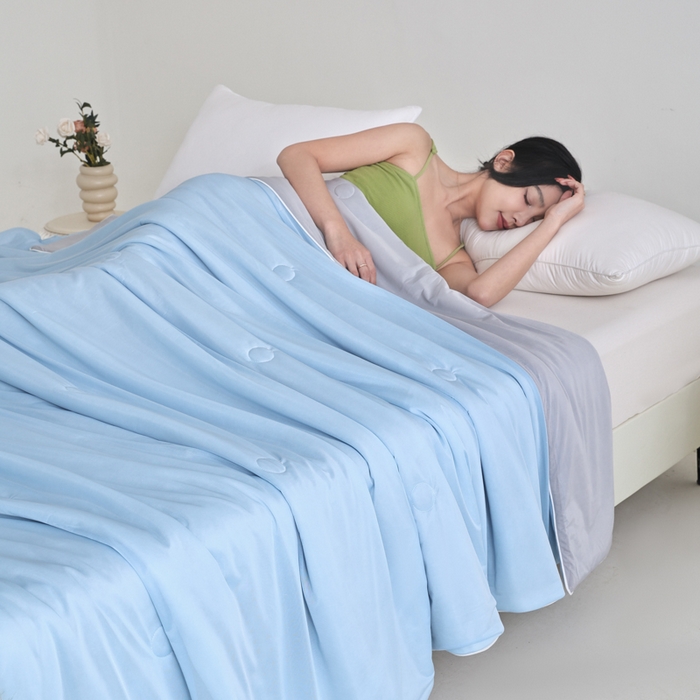 91家纺网 家纺一手货源 找家纺 金帛坊 2025新款凉感丝氨纶夏被夏凉被空调被 蓝拼灰