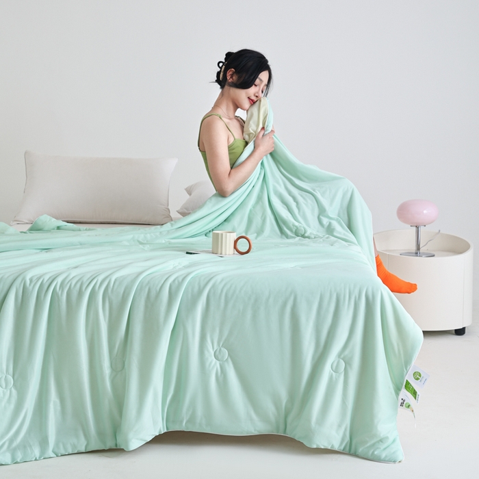 91家纺网 家纺一手货源 找家纺 金帛坊 2025新款凉感丝氨纶夏被夏凉被空调被 绿拼米黄