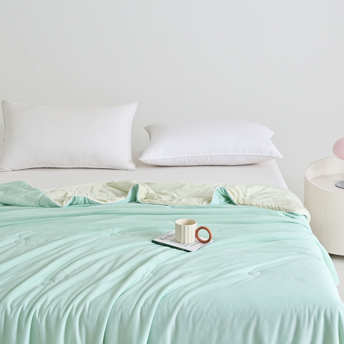 91家纺网 家纺一手货源 找家纺 金帛坊 2025新款凉感丝氨纶夏被夏凉被空调被 绿拼米黄