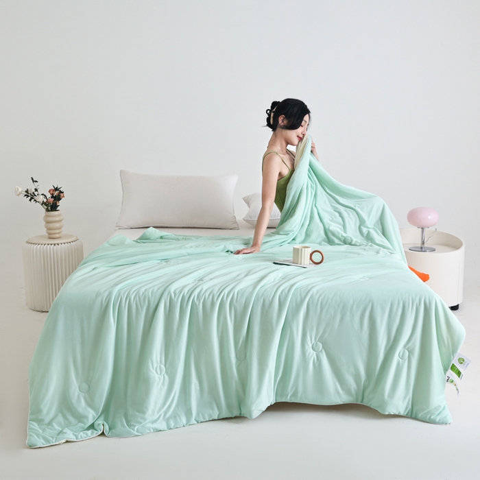 91家纺网 家纺一手货源 找家纺 金帛坊 2025新款凉感丝氨纶夏被夏凉被空调被 绿拼米黄