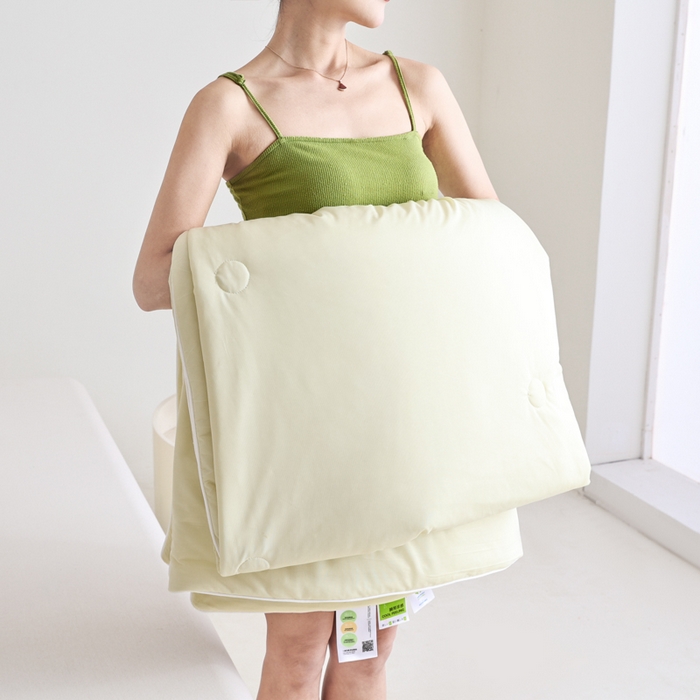 91家纺网 家纺一手货源 找家纺 金帛坊 2025新款凉感丝氨纶夏被夏凉被空调被 浅米黄