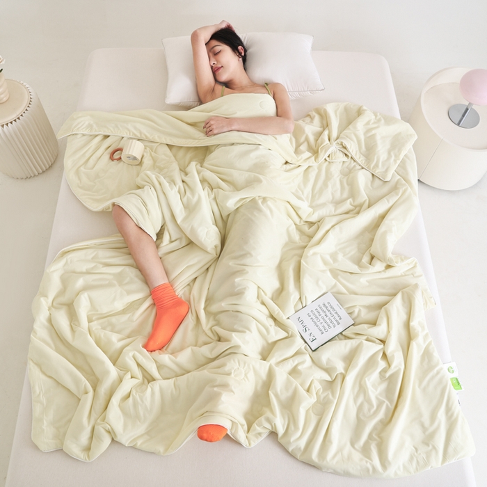 91家纺网 家纺一手货源 找家纺 金帛坊 2025新款凉感丝氨纶夏被夏凉被空调被 浅米黄