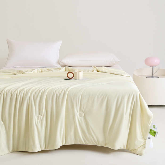 91家纺网 家纺一手货源 找家纺 金帛坊 2025新款凉感丝氨纶夏被夏凉被空调被 浅米黄