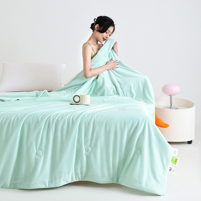 91家纺网 家纺一手货源 找家纺 金帛坊 2025新款凉感丝氨纶夏被夏凉被空调被 清新绿