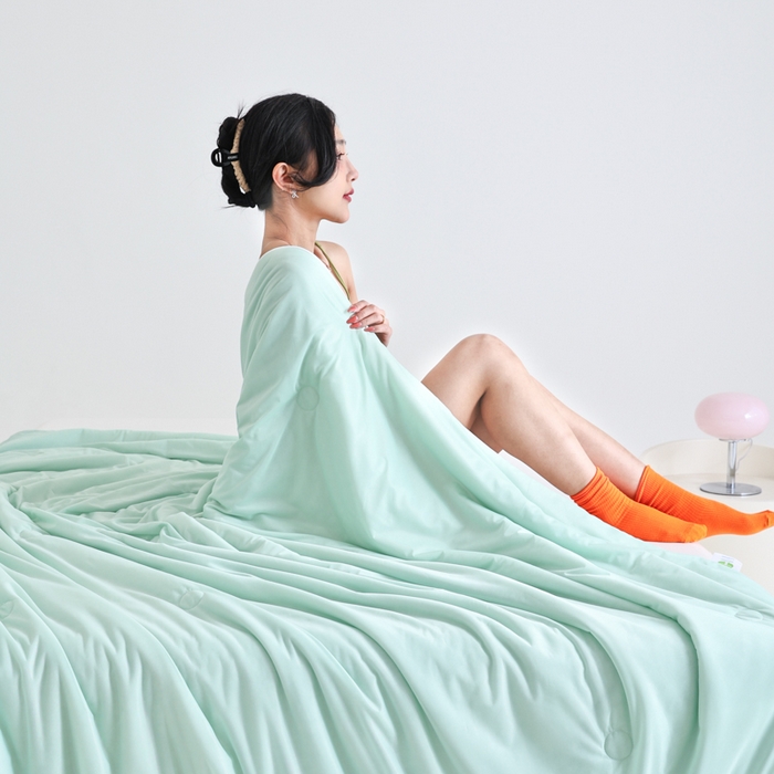91家纺网 家纺一手货源 找家纺 金帛坊 2025新款凉感丝氨纶夏被夏凉被空调被 清新绿