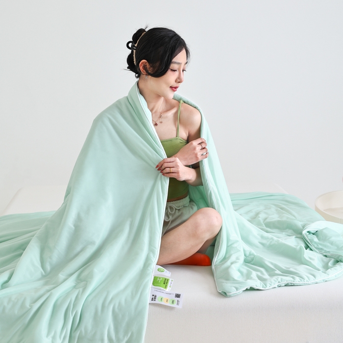 91家纺网 家纺一手货源 找家纺 金帛坊 2025新款凉感丝氨纶夏被夏凉被空调被 清新绿