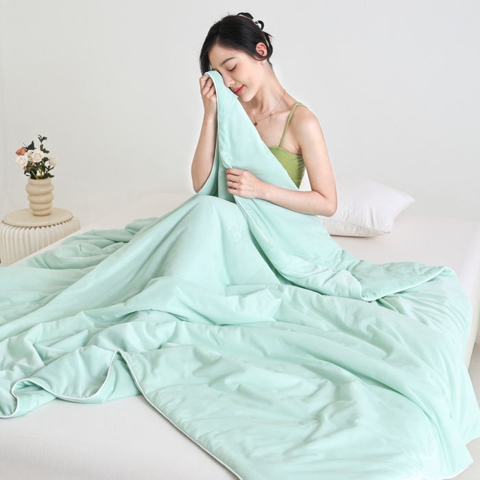 91家纺网 家纺一手货源 找家纺 金帛坊 2025新款凉感丝氨纶夏被夏凉被空调被 清新绿