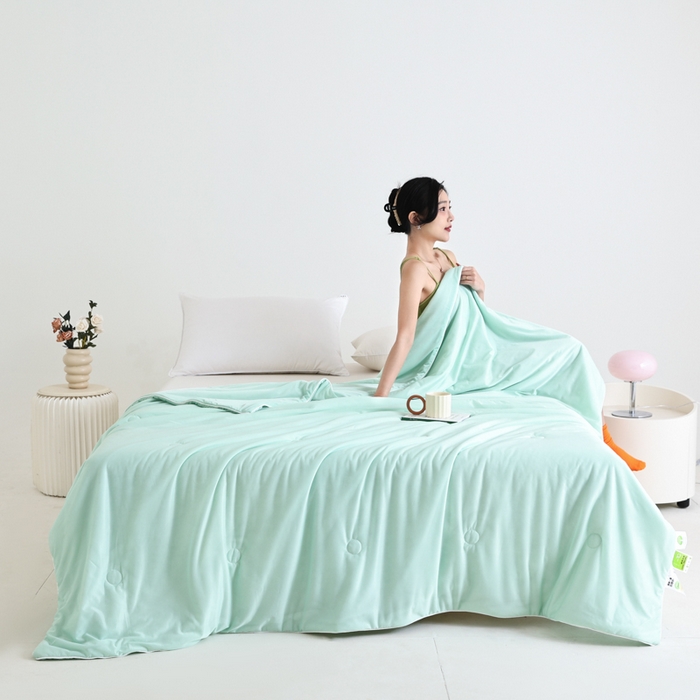 91家纺网 家纺一手货源 找家纺 金帛坊 2025新款凉感丝氨纶夏被夏凉被空调被 清新绿