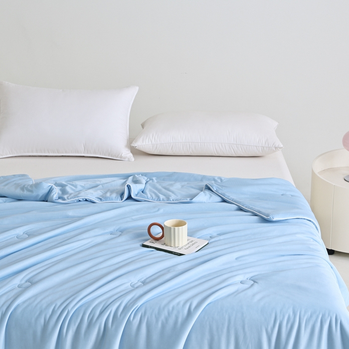 91家纺网 家纺一手货源 找家纺 金帛坊 2025新款凉感丝氨纶夏被夏凉被空调被 天空蓝