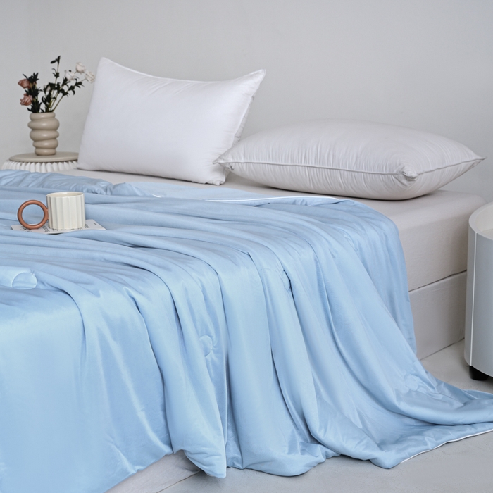 91家纺网 家纺一手货源 找家纺 金帛坊 2025新款凉感丝氨纶夏被夏凉被空调被 天空蓝