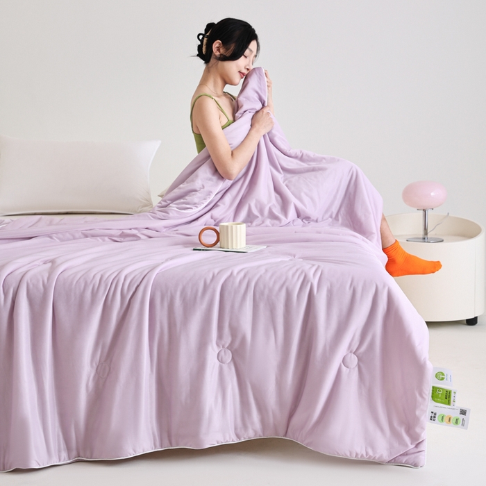 91家纺网 家纺一手货源 找家纺 金帛坊 2025新款凉感丝氨纶夏被夏凉被空调被 优雅紫