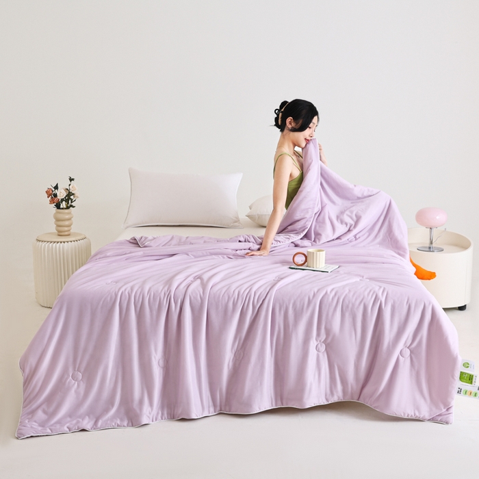 91家纺网 家纺一手货源 找家纺 金帛坊 2025新款凉感丝氨纶夏被夏凉被空调被 优雅紫