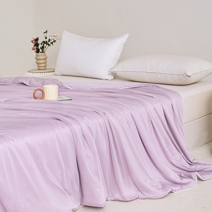 91家纺网 家纺一手货源 找家纺 金帛坊 2025新款凉感丝氨纶夏被夏凉被空调被 优雅紫