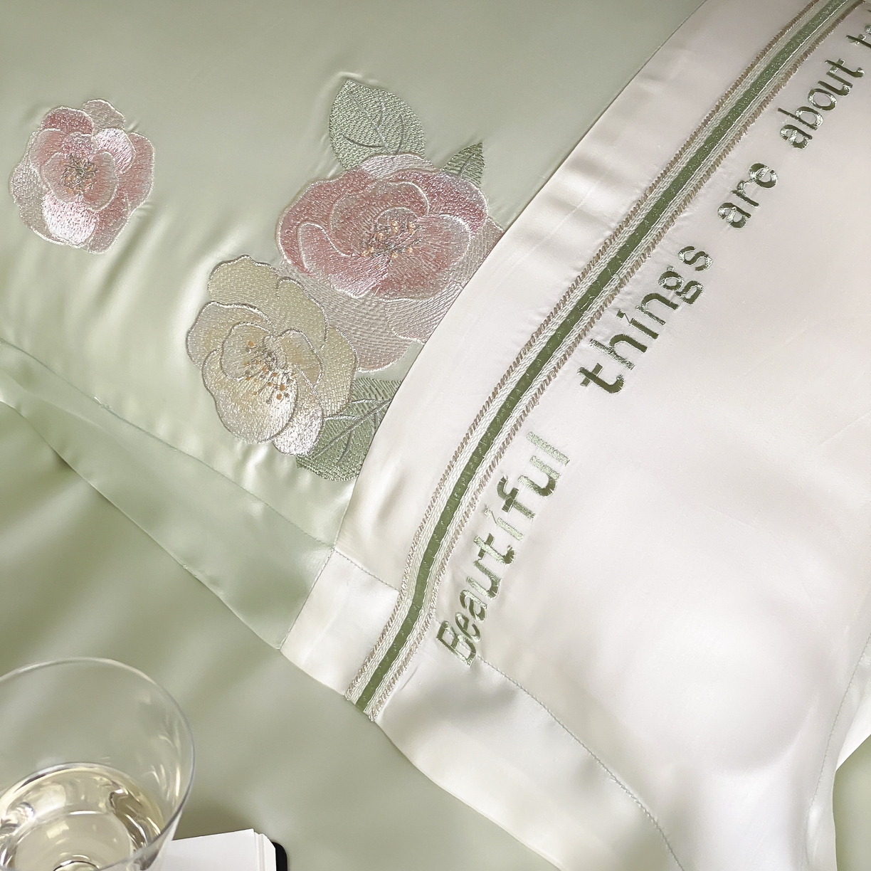 91家纺网 家纺一手货源 找家纺 MIU缪家居 2025新款60支兰精天丝四件套 沁山茶-半夏绿