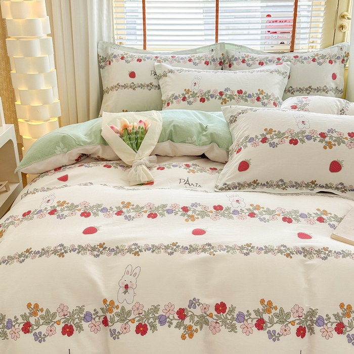 91家纺网 家纺一手货源 找家纺  （提供买家秀 爆款花型 不断货）2025新款单被套全棉印花单被套小清新简约系列单被套 草莓兔