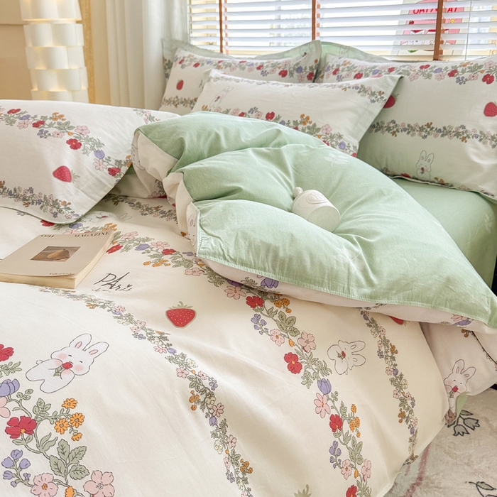 91家纺网 家纺一手货源 找家纺  （提供买家秀 爆款花型 不断货）2025新款单被套全棉印花单被套小清新简约系列单被套 草莓兔
