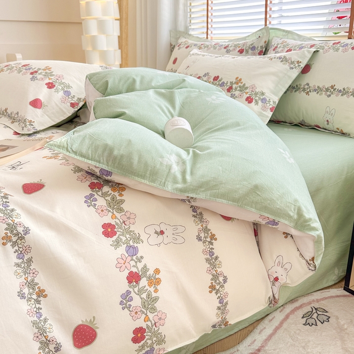 91家纺网 家纺一手货源 找家纺  （提供买家秀 爆款花型 不断货）2025新款单被套全棉印花单被套小清新简约系列单被套 草莓兔