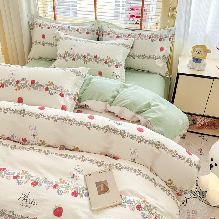 91家纺网 家纺一手货源 找家纺  （提供买家秀 爆款花型 不断货）2025新款单被套全棉印花单被套小清新简约系列单被套 草莓兔