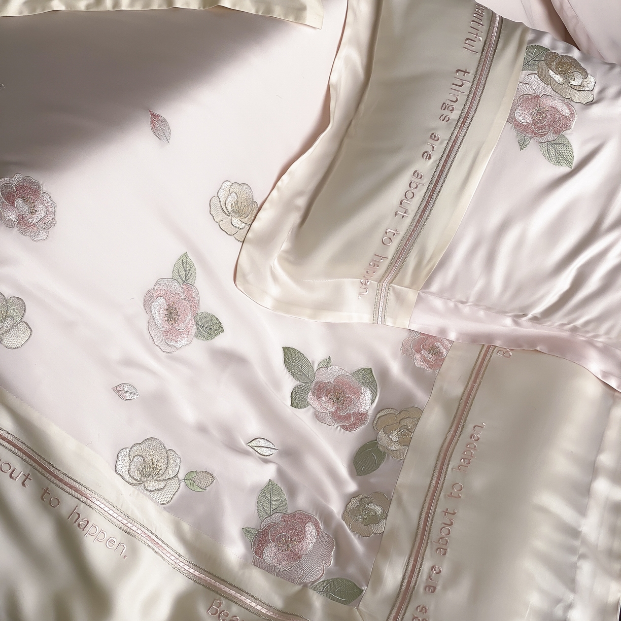 91家纺网 家纺一手货源 找家纺 MIU缪家居 2025新款60支兰精天丝四件套 沁山茶-山茶粉