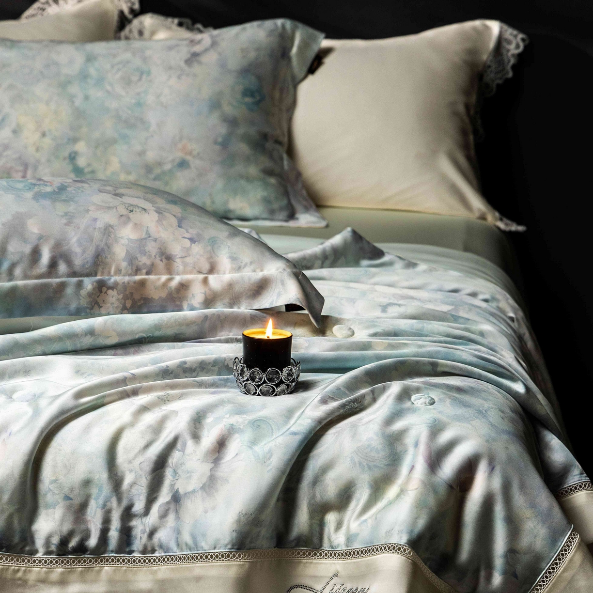 91家纺网 家纺一手货源 找家纺 丽笙被芯 2025新款A类兰精天丝印花naia镂空夏被夏凉被空调被 秘密花园-蓝