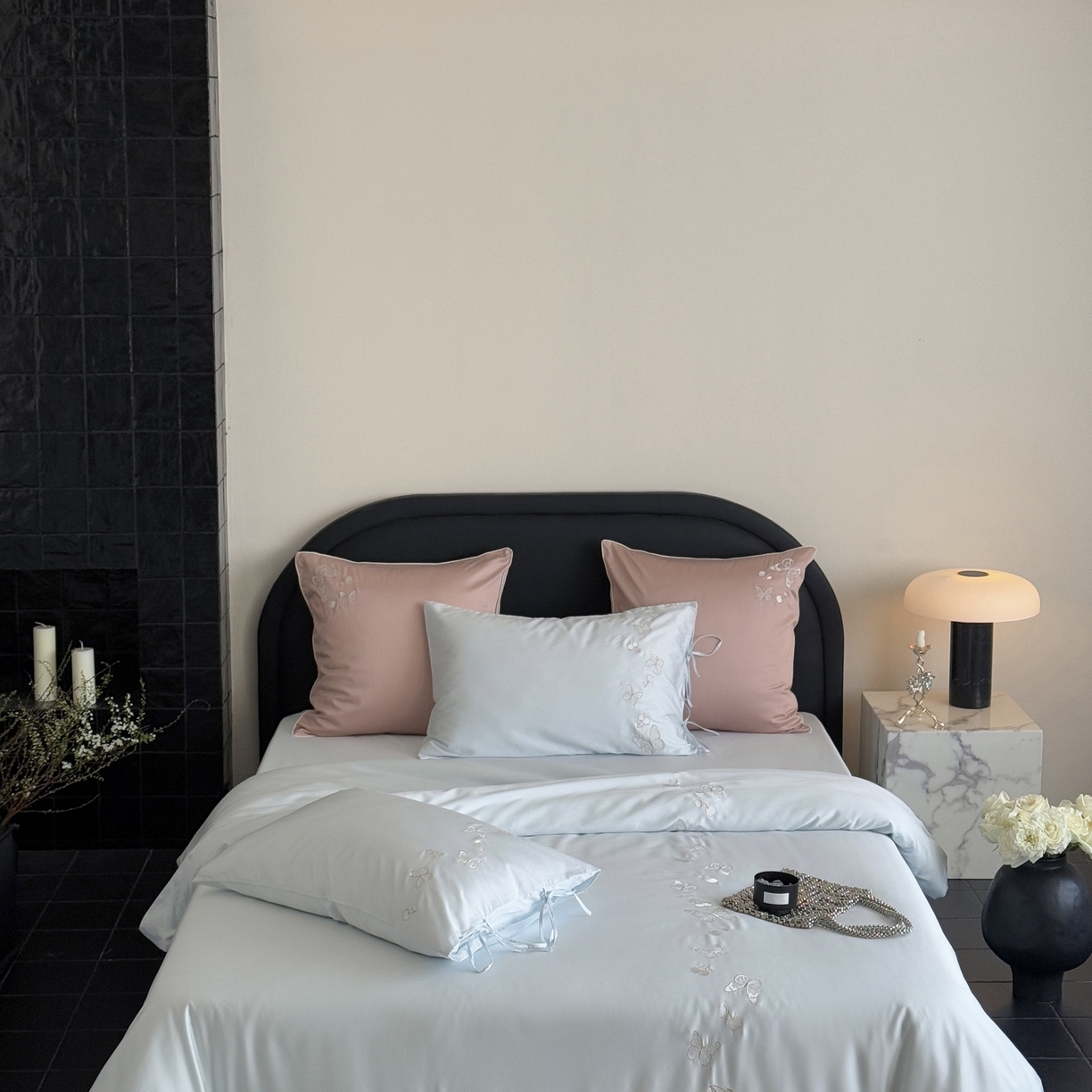 91家纺网 家纺一手货源 找家纺 MIU缪家居 2025新款60支兰精天丝四件套 梦蝶-幻境蓝