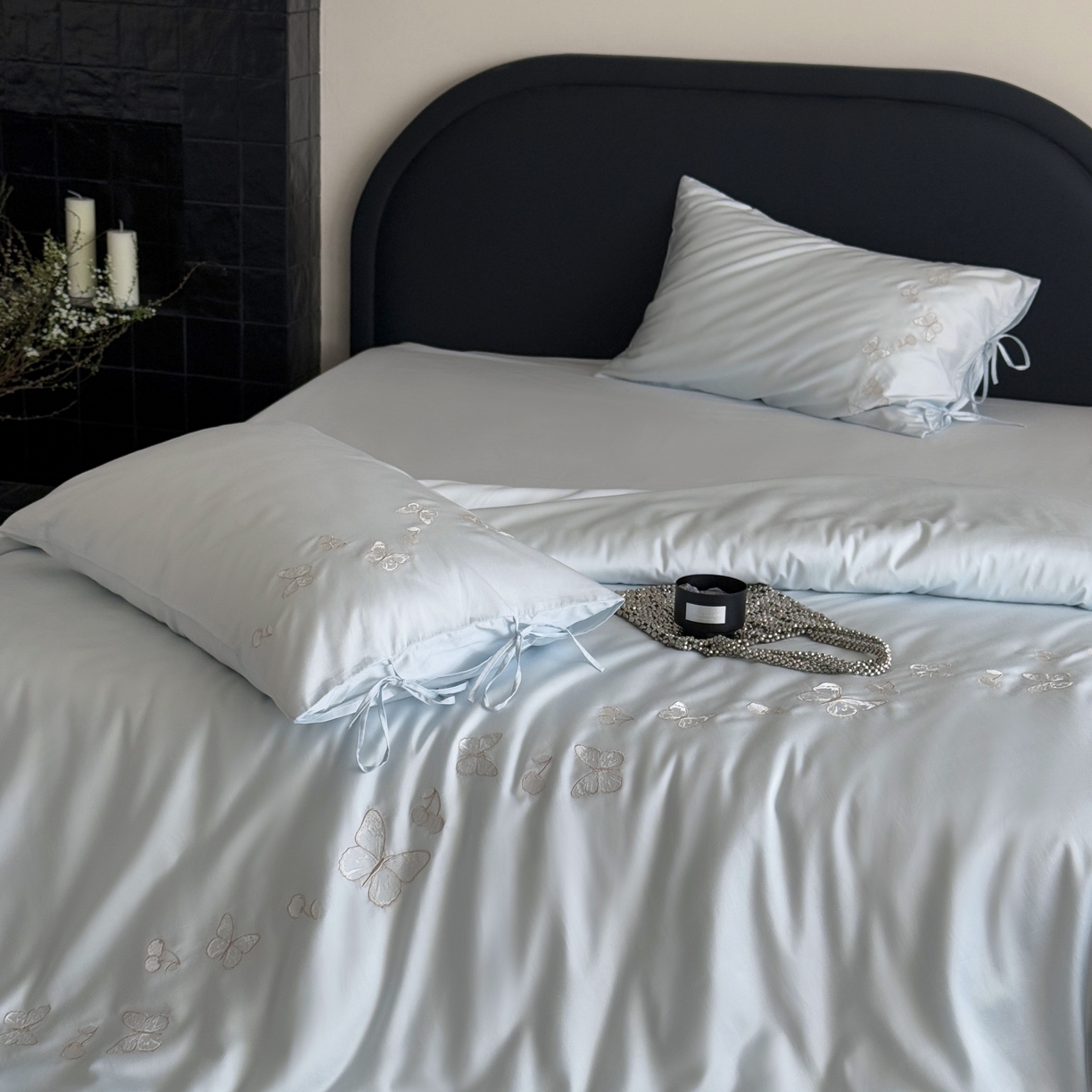 91家纺网 家纺一手货源 找家纺 MIU缪家居 2025新款60支兰精天丝四件套 梦蝶-幻境蓝