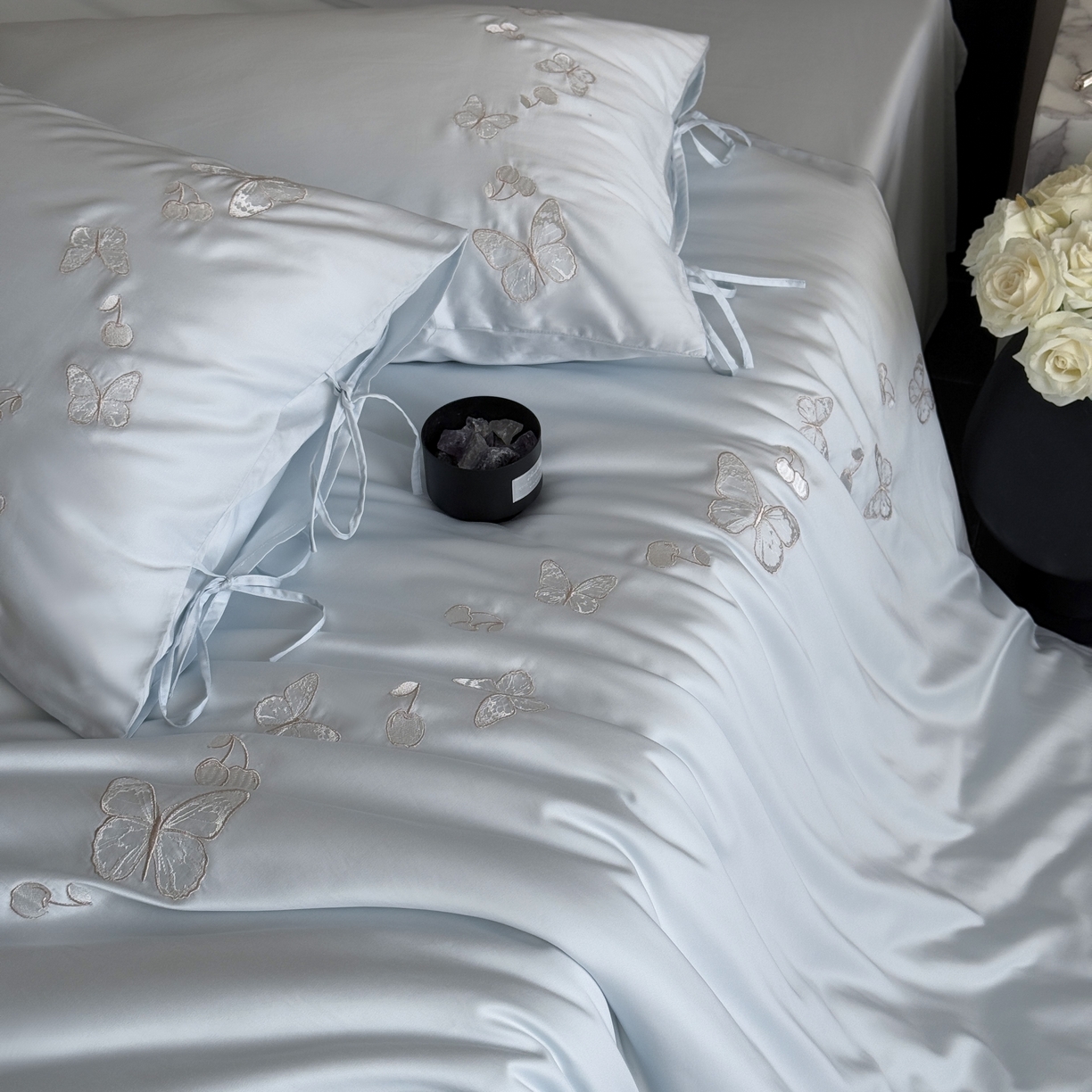 91家纺网 家纺一手货源 找家纺 MIU缪家居 2025新款60支兰精天丝四件套 梦蝶-幻境蓝