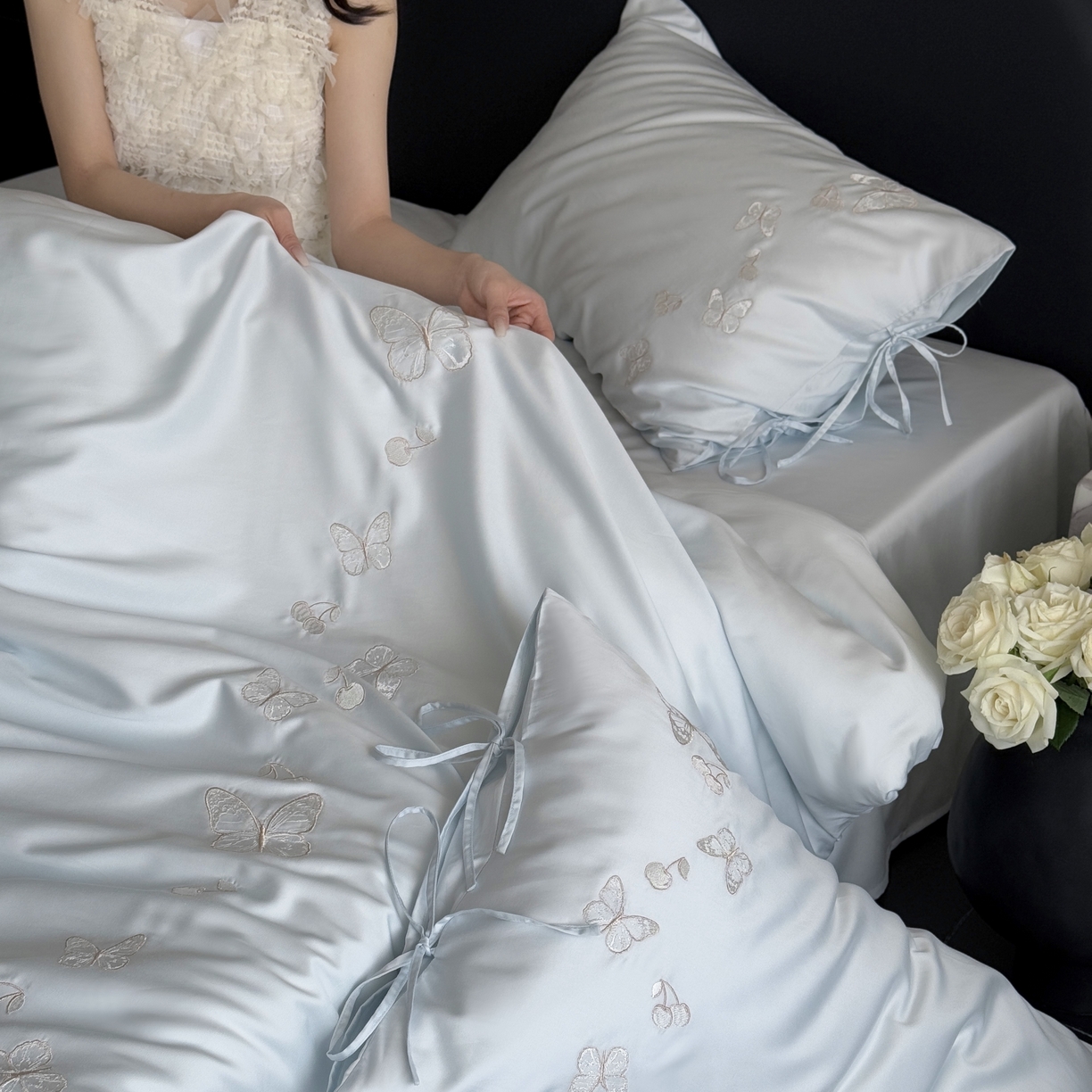 91家纺网 家纺一手货源 找家纺 MIU缪家居 2025新款60支兰精天丝四件套 梦蝶-幻境蓝