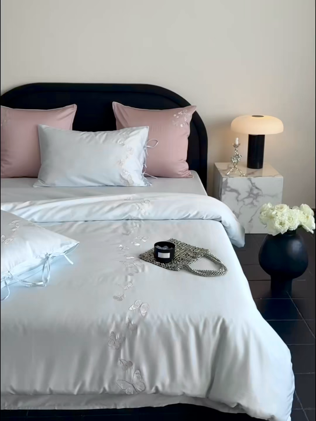 91家纺网 家纺一手货源 找家纺 MIU缪家居 2025新款60支兰精天丝四件套 梦蝶-幻境蓝