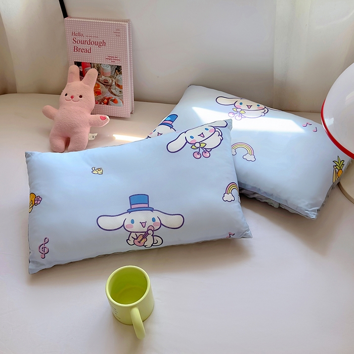 91家纺网 家纺一手货源 找家纺 希诺家居 2025春夏新款凉感丝豆豆枕三丽鸥凉感枕头可拆洗豆豆枕儿童枕幼儿园枕头直播引流赠品 豆豆枕-彩虹玉桂狗