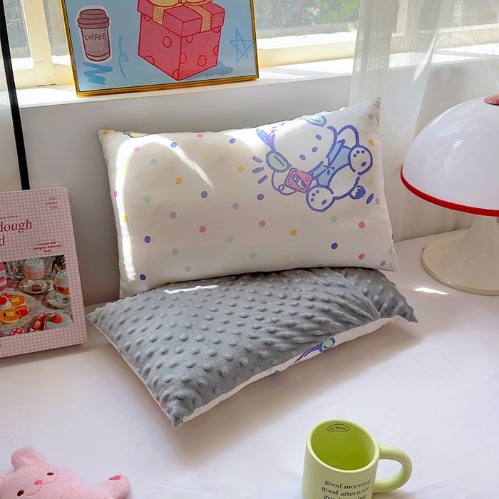 91家纺网 家纺一手货源 找家纺 希诺家居 2025春夏新款凉感丝豆豆枕三丽鸥凉感枕头可拆洗豆豆枕儿童枕幼儿园枕头直播引流赠品 豆豆枕-动感帕恰狗